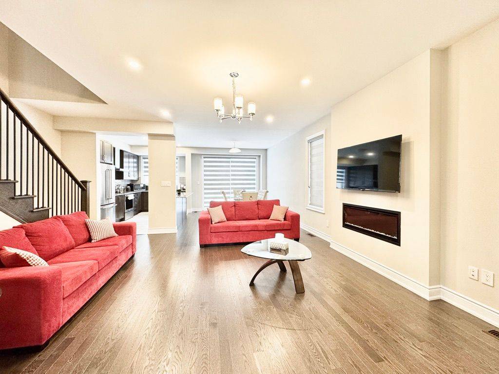 Springwater, ON L9X 2C8,17 Periwinkle RD