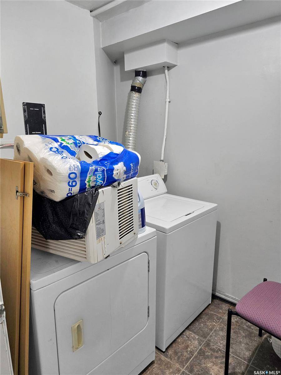 Saskatoon, SK S7M 3A1,327 S AVENUE S