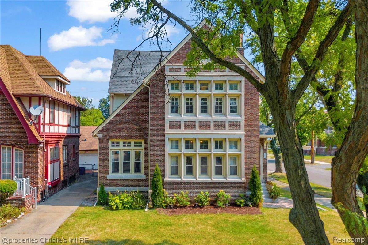 Detroit, MI 48206,8604 La Salle BLVD