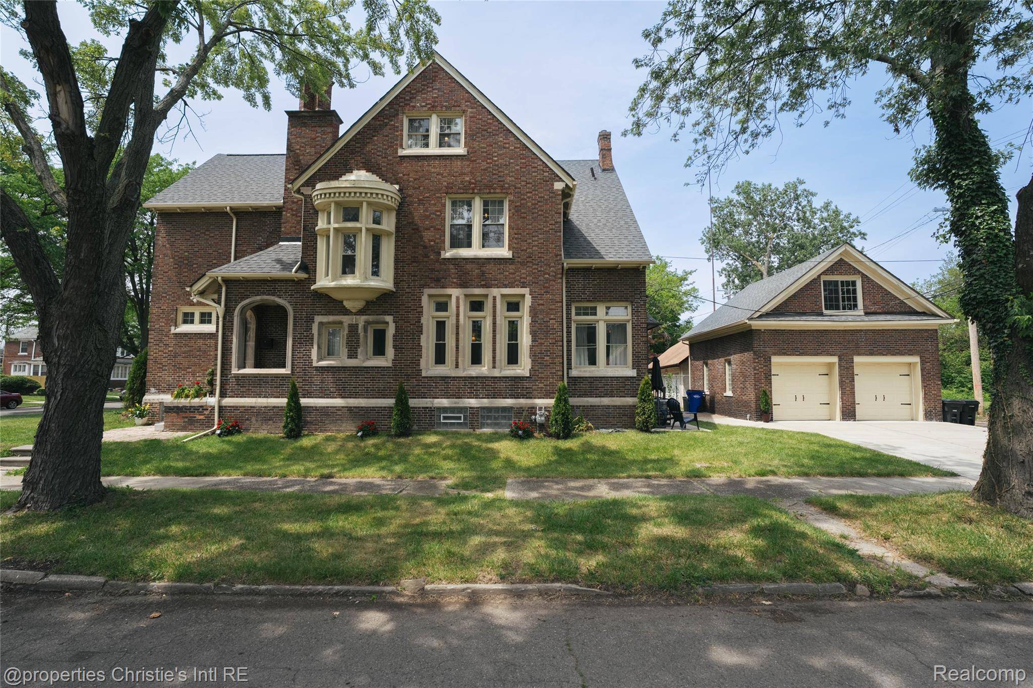 Detroit, MI 48206,8604 La Salle BLVD