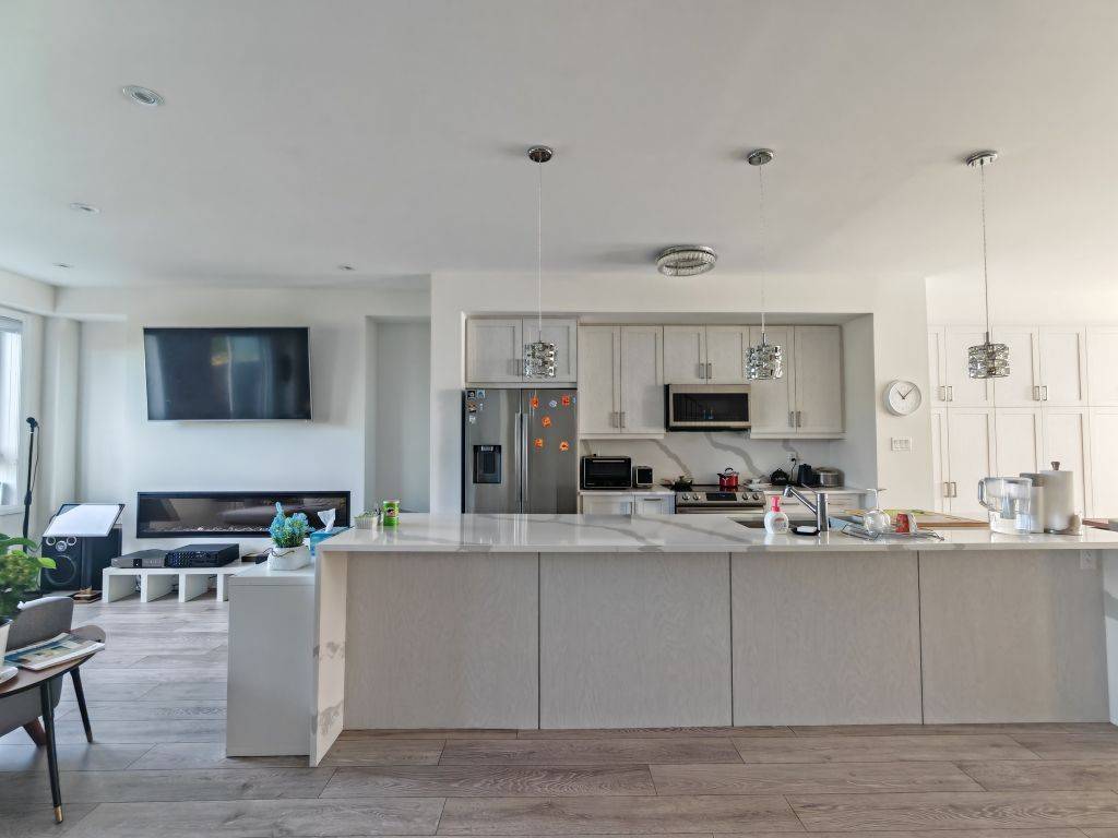 Toronto W10, ON M9W 0G1,19 Woodstream DR