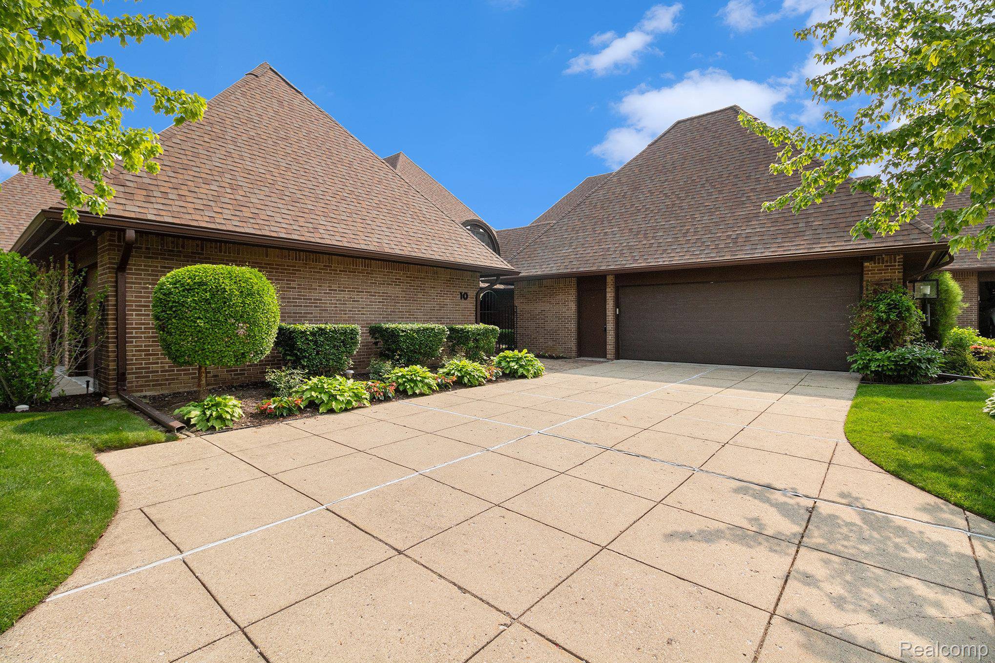 Grand Blanc, MI 48439,9095 S Saginaw RD #10