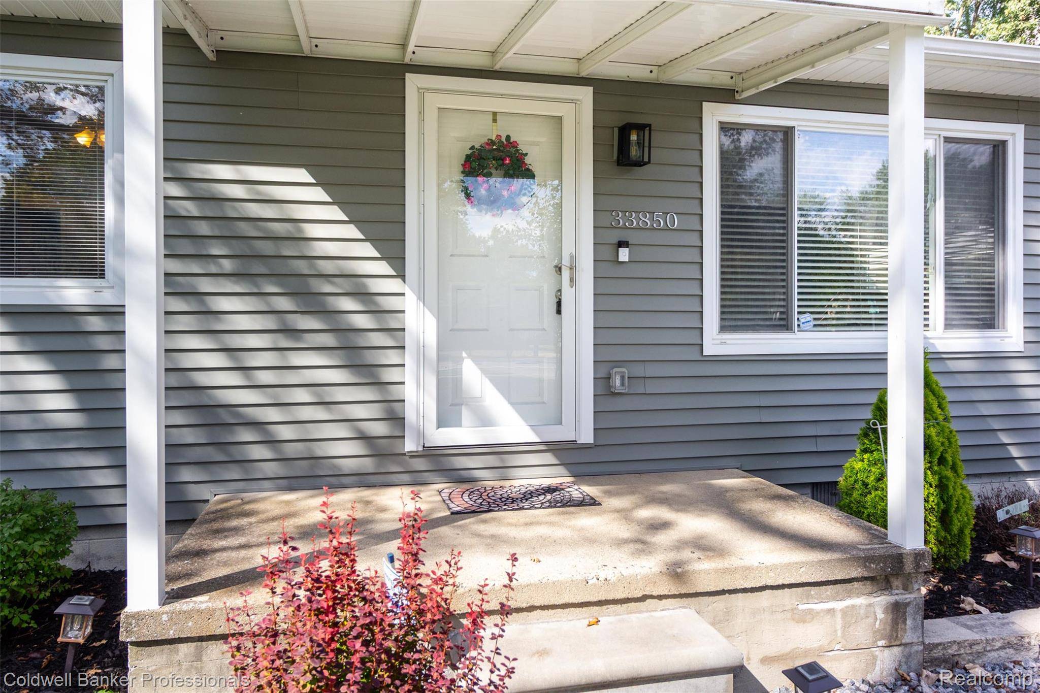 Farmington Hills, MI 48335,33850 Colfax DR