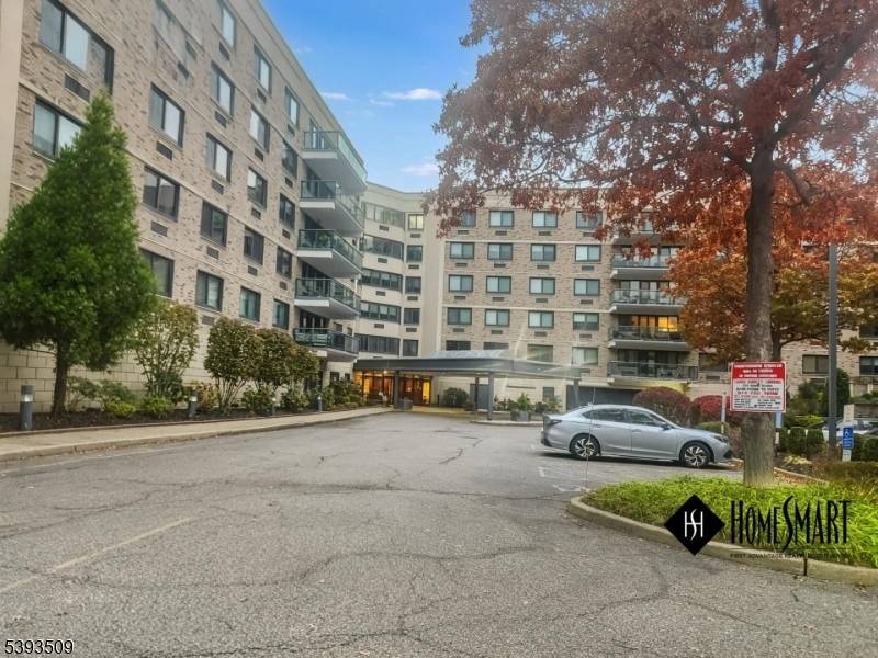 South Orange Village Twp., NJ 07079,609 W South Orange Ave