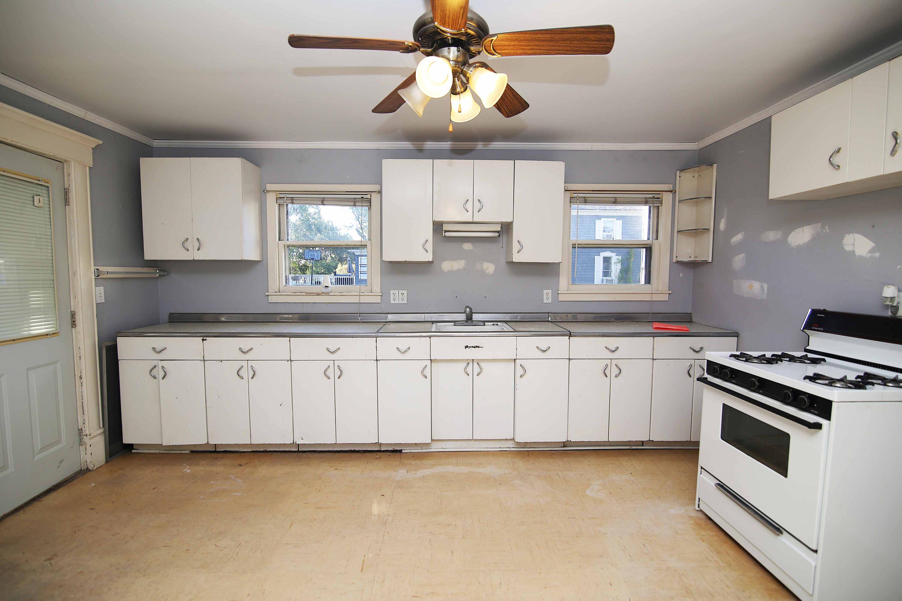 Three Rivers, MI 49093,409 Portage AVE