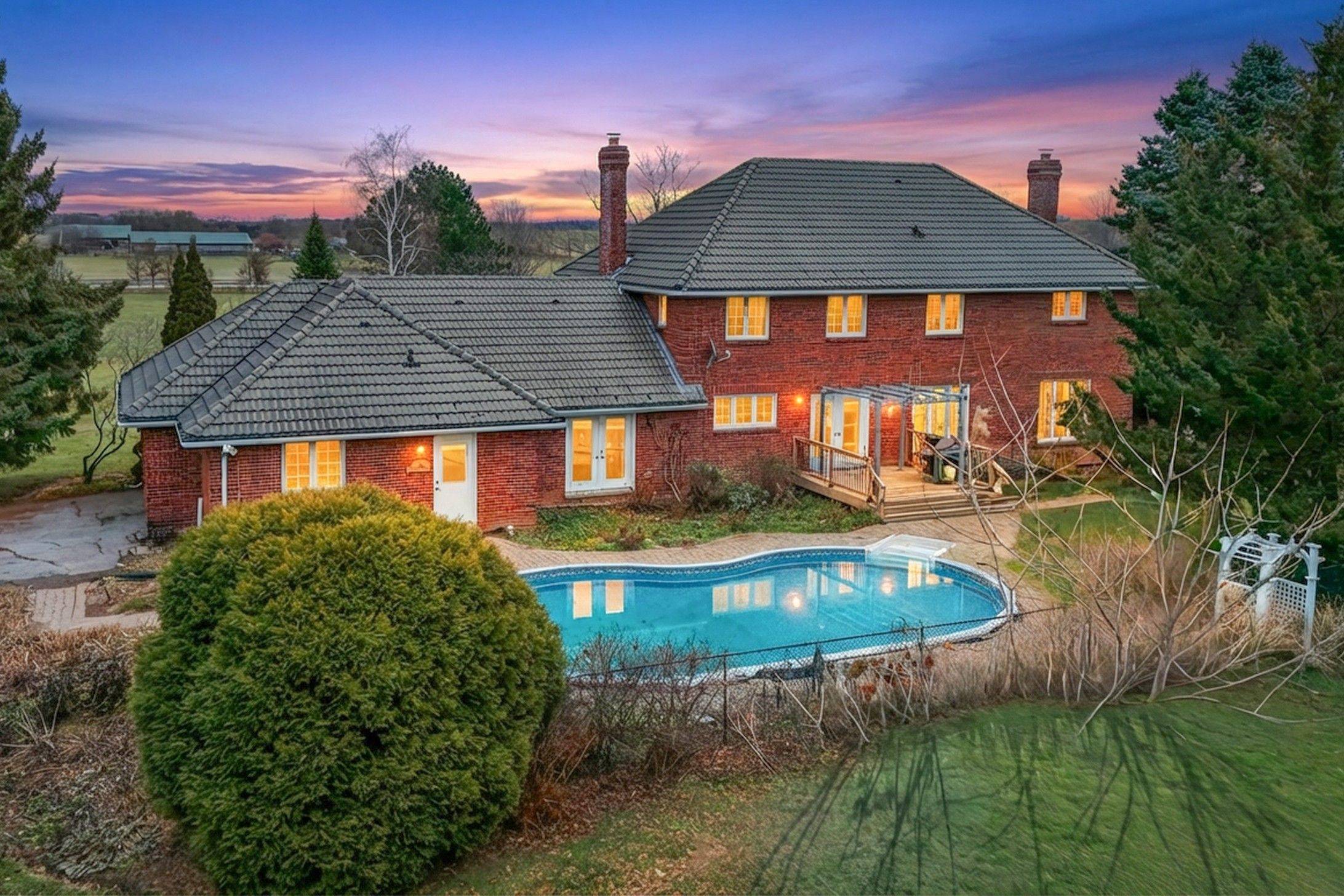 East Gwillimbury, ON L0G 1M0,19654 McCowan RD