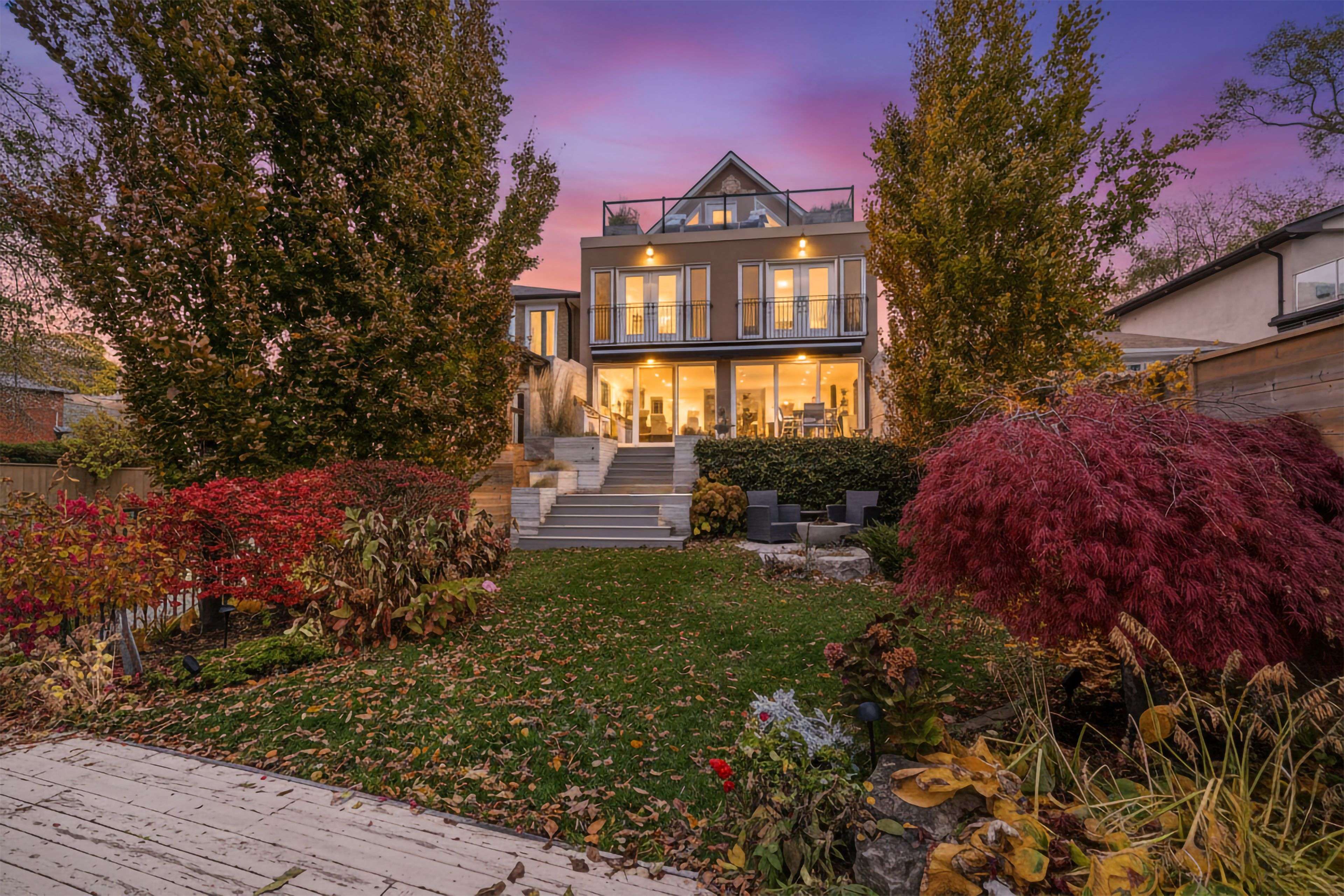 Toronto W06, ON M8V 2G2,5 Eleventh ST