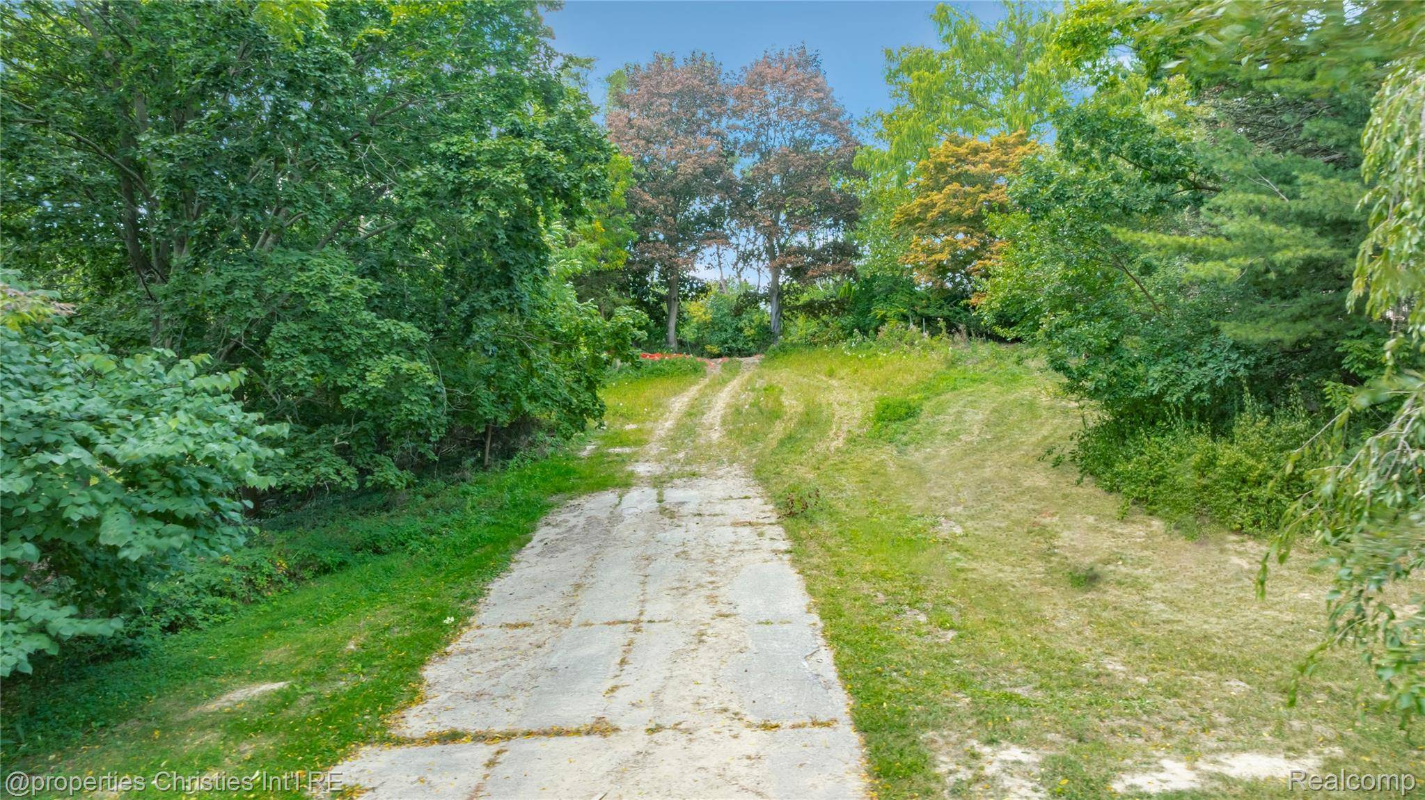 West Bloomfield, MI 48323,5620 Inkster RD