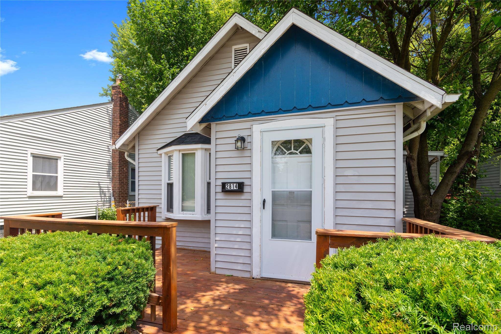 Royal Oak, MI 48073,2814 Crooks RD