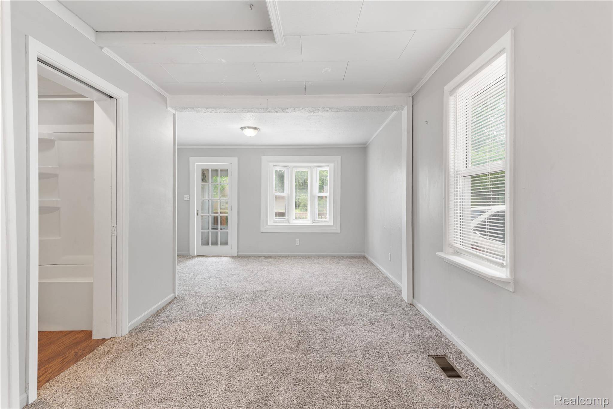 Royal Oak, MI 48073,2814 Crooks RD