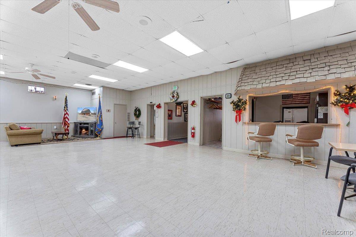 8840 Macomb ST, Grosse Ile Township, MI 48138