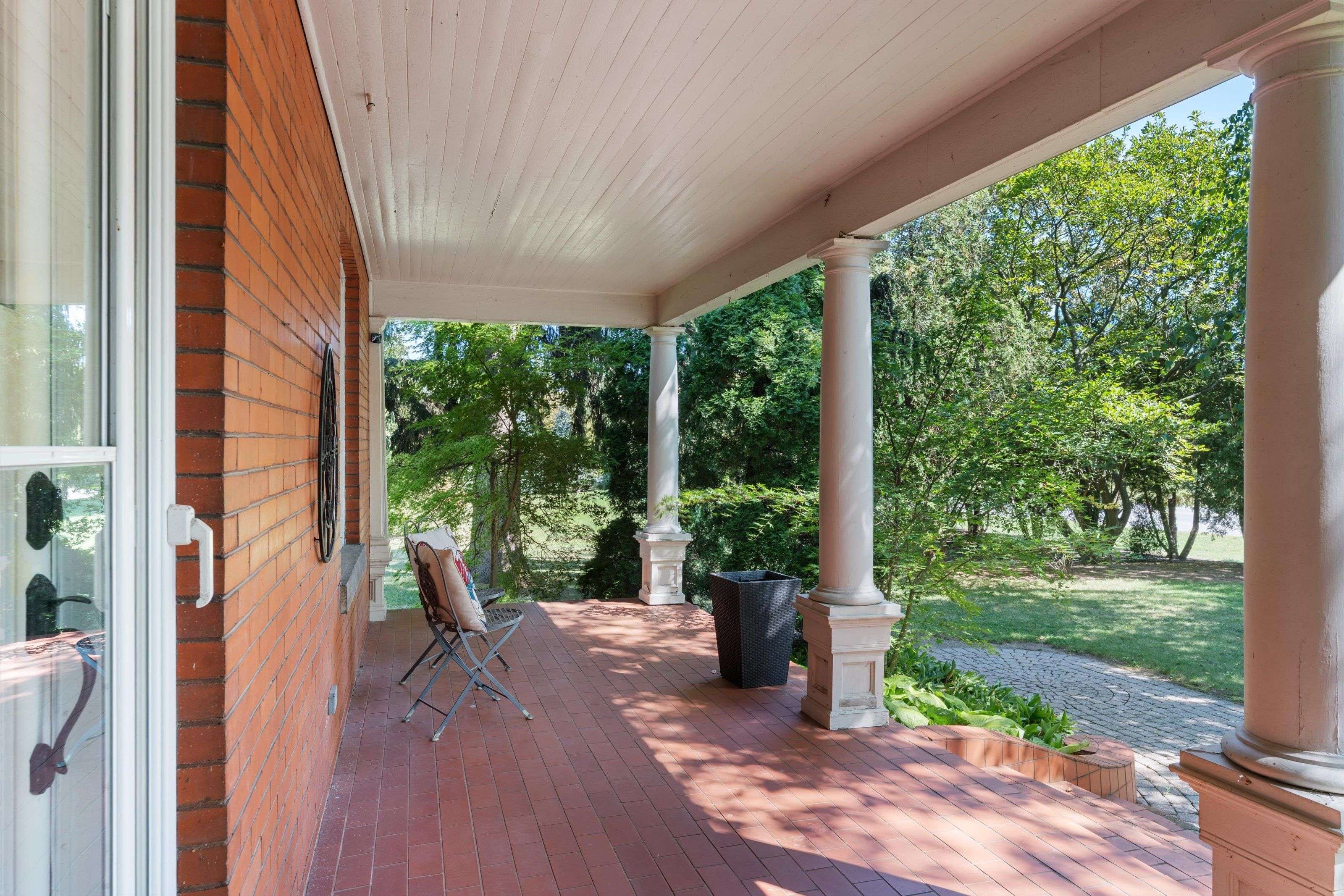 Niagara-on-the-lake, ON L0S 1J0,326 Lakeshore RD