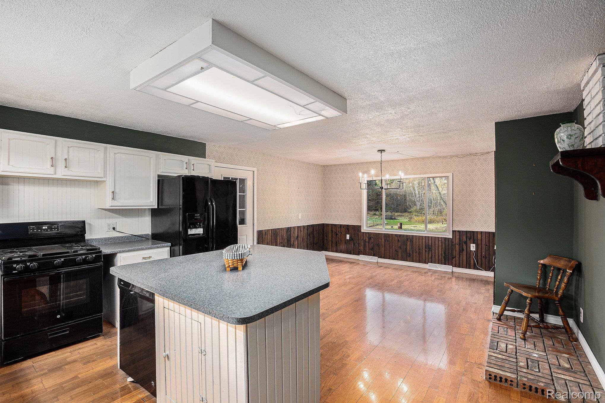 Mayville, MI 48744,896 W Saginaw RD