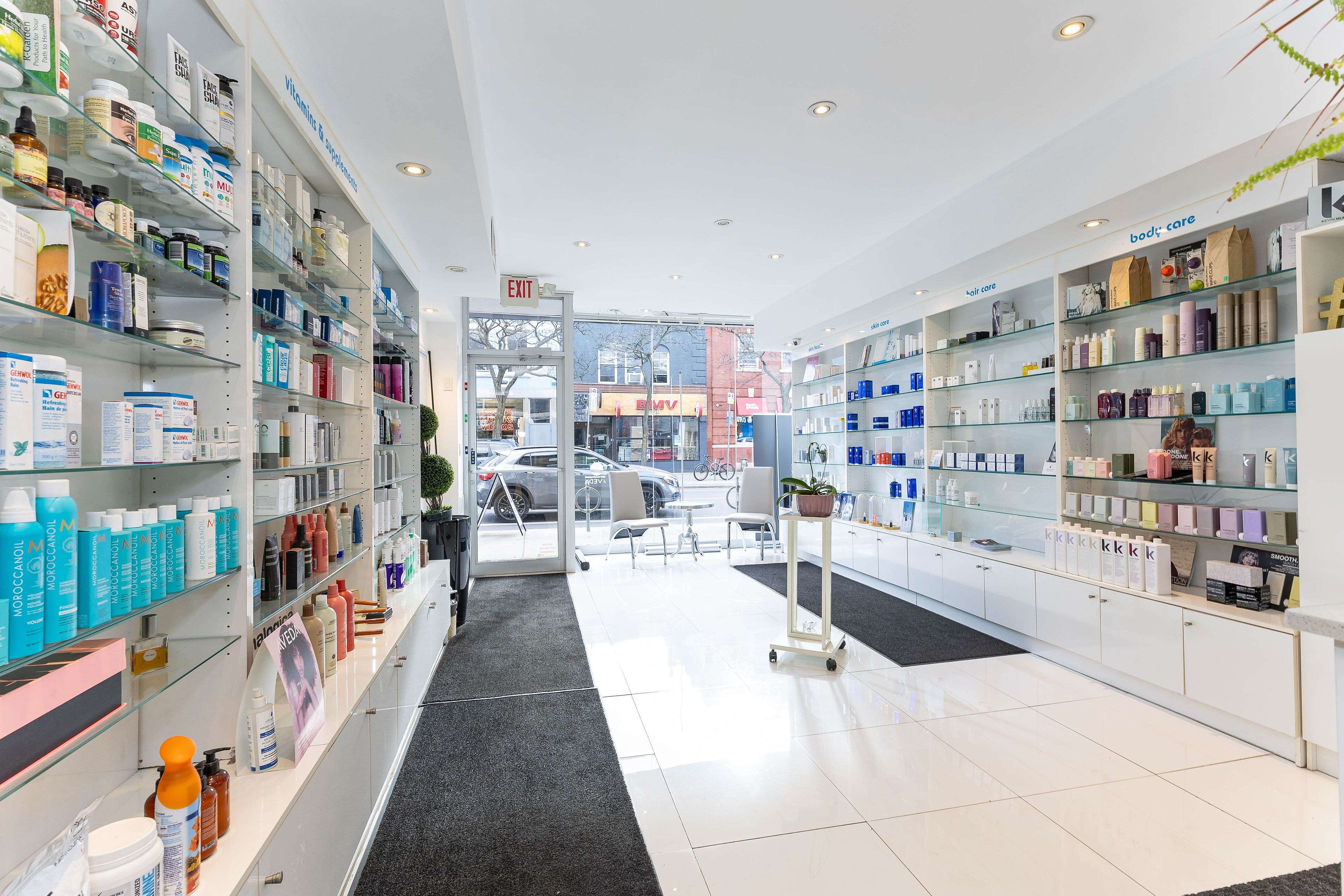 Toronto C02, ON M5S 1X4,390 Bloor ST W