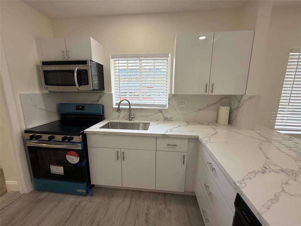 Miami, FL 33145,2190 SW 16th St