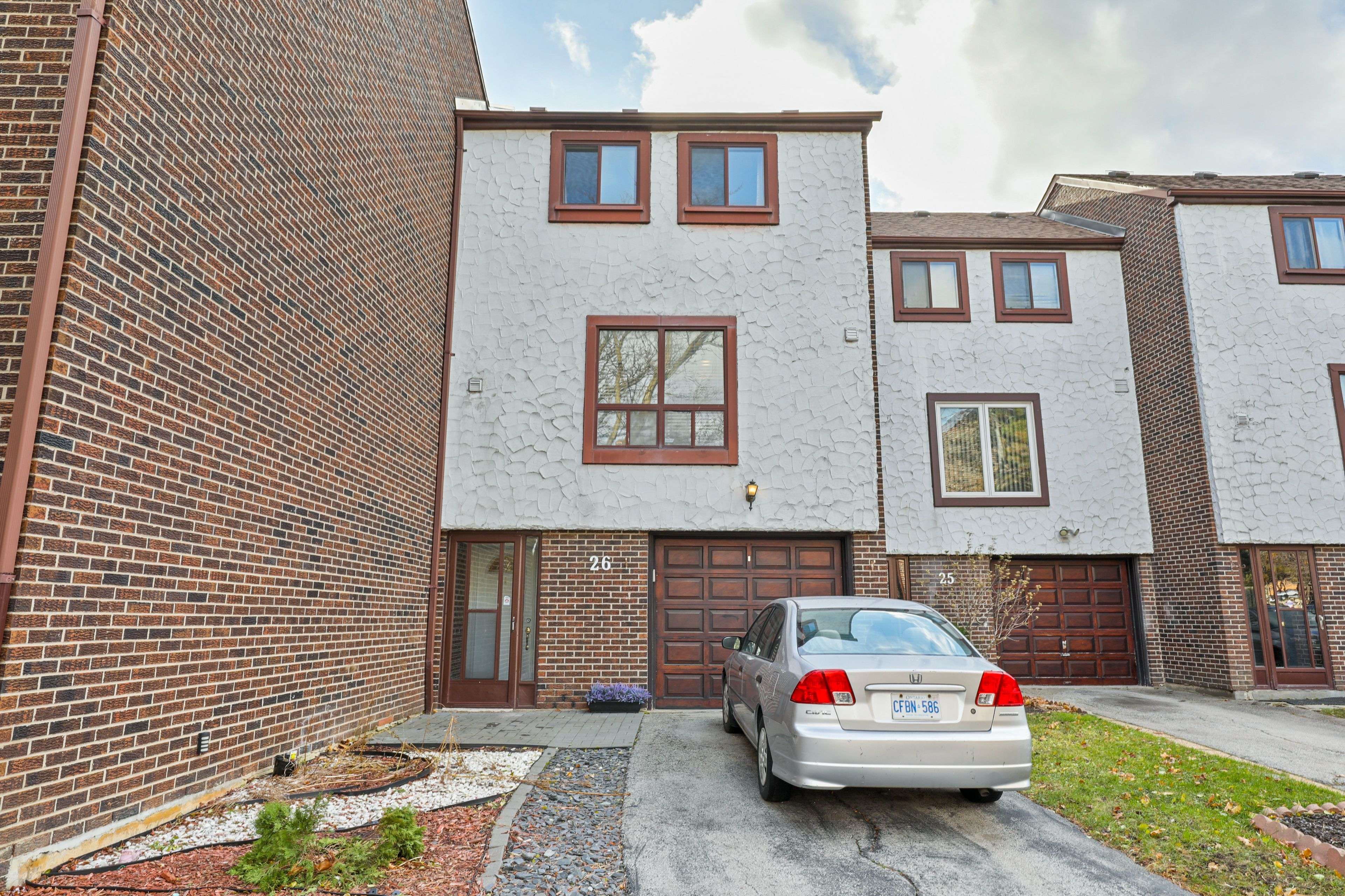 Mississauga, ON L4T 3W9,7707 Darcel AVE #26