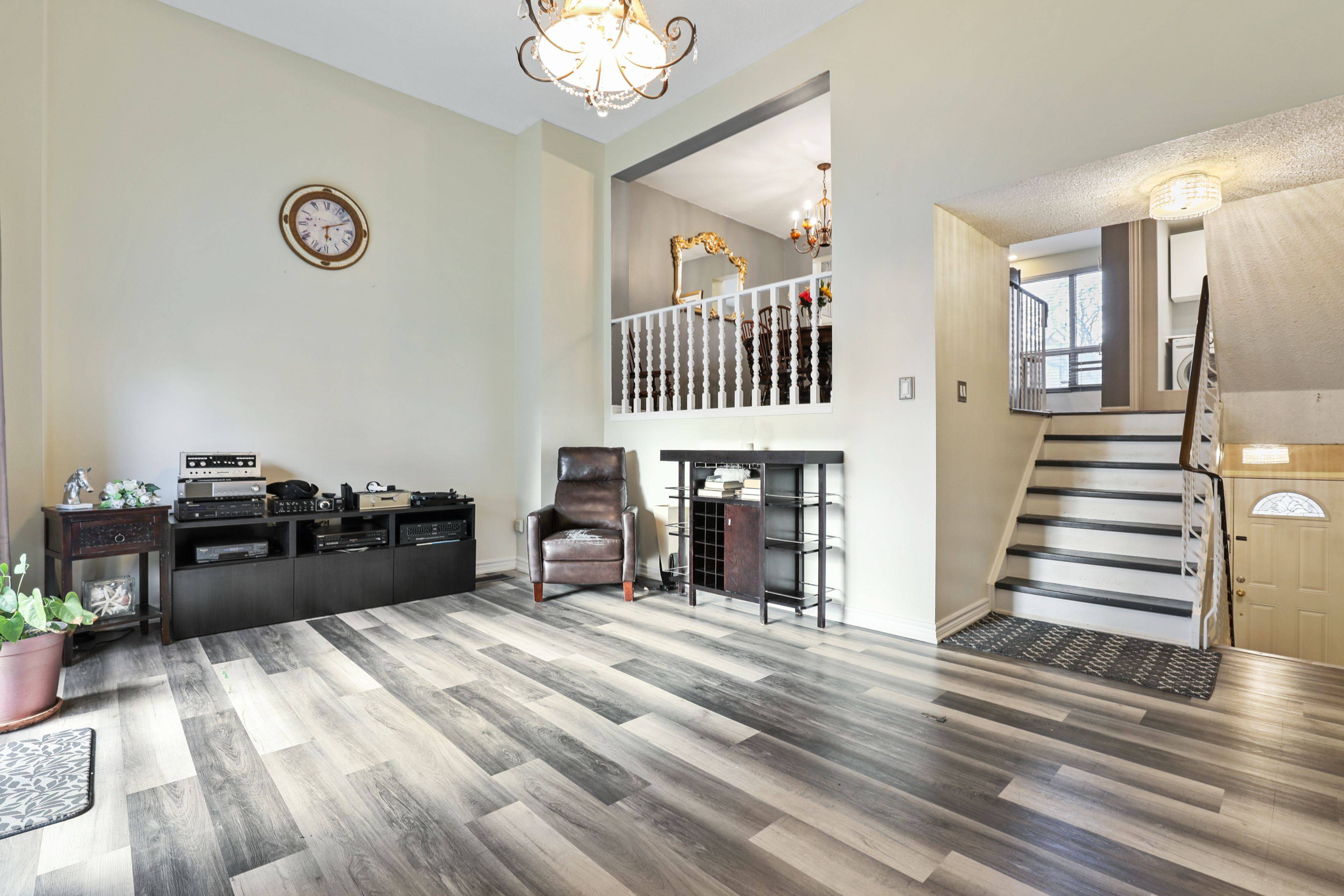 Mississauga, ON L4T 3W9,7707 Darcel AVE #26