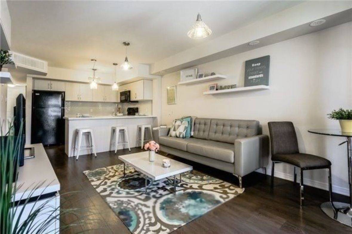 Oakville, ON L6M 0S3,2441 Greenwich DR #72