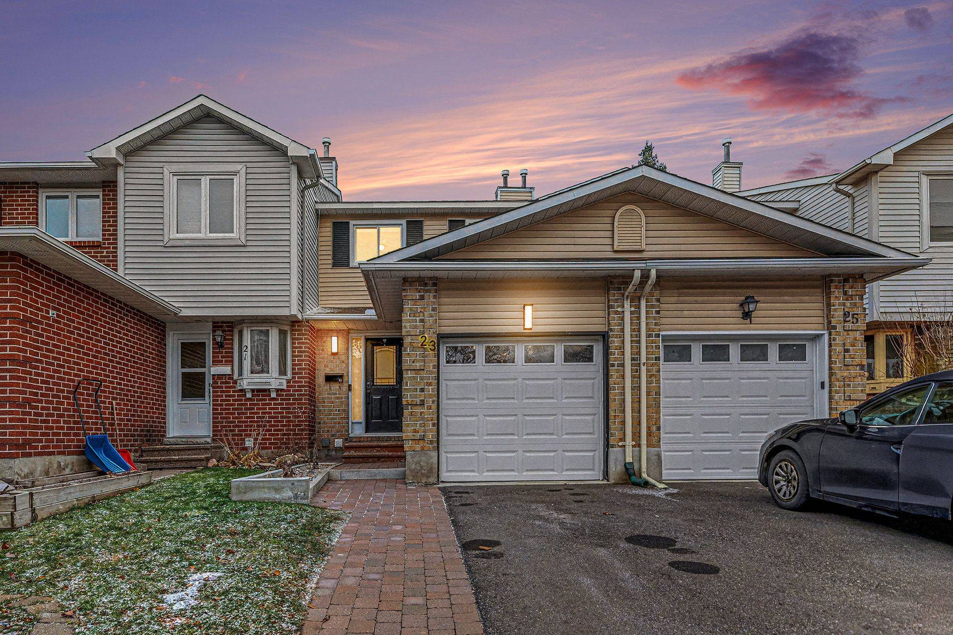 Kanata, ON K2L 2W7,23 Mccurdy DR