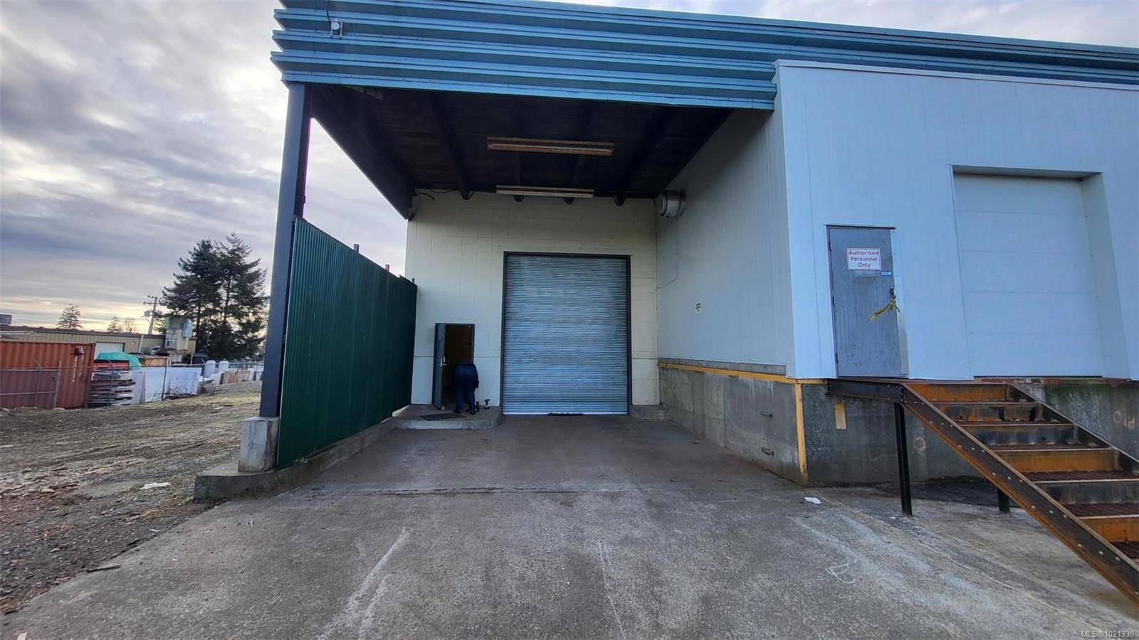 Courtenay, BC V9N 7P4,743 28th St #1