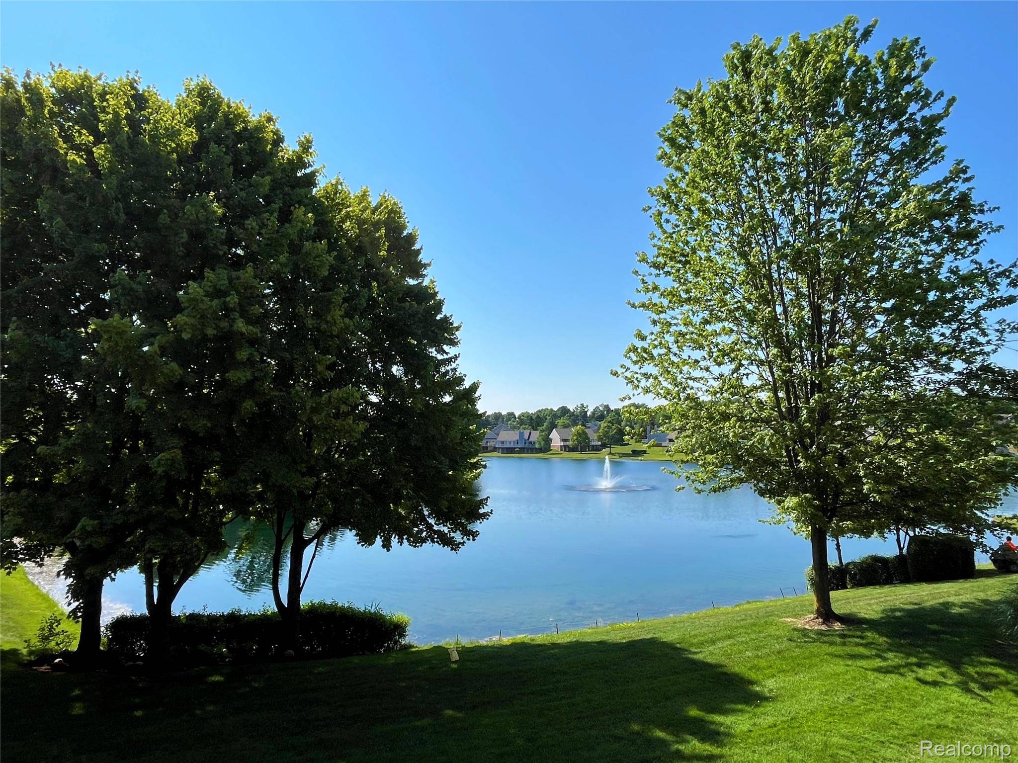 Bloomfield Hills, MI 48304,536 CAMBRIDGE WAY