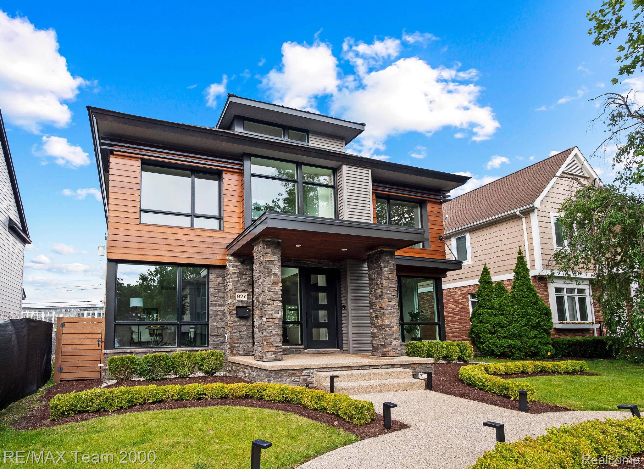 Birmingham, MI 48009,927 Ann ST