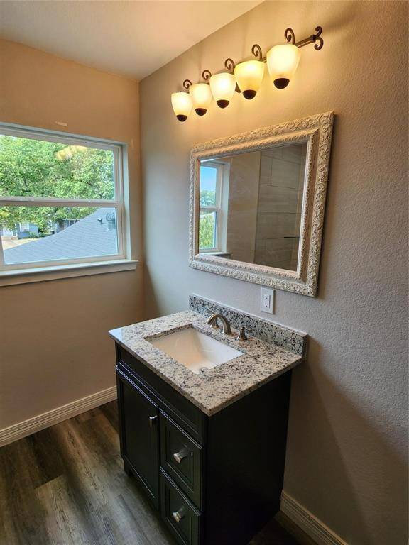 Dallas, TX 75211,810 N Jester Avenue