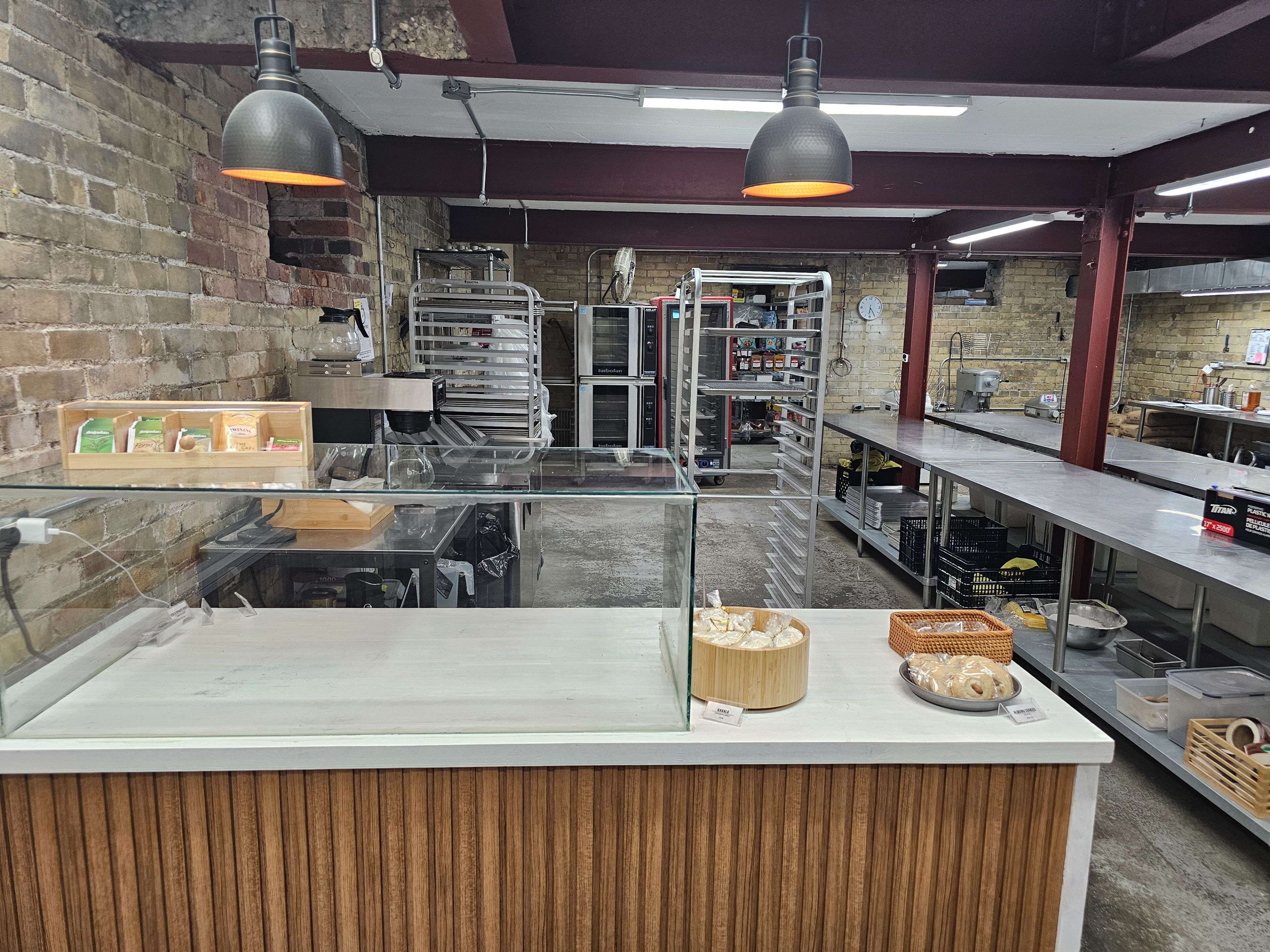 Toronto E01, ON M4M 1K8,1114 Queen ST E