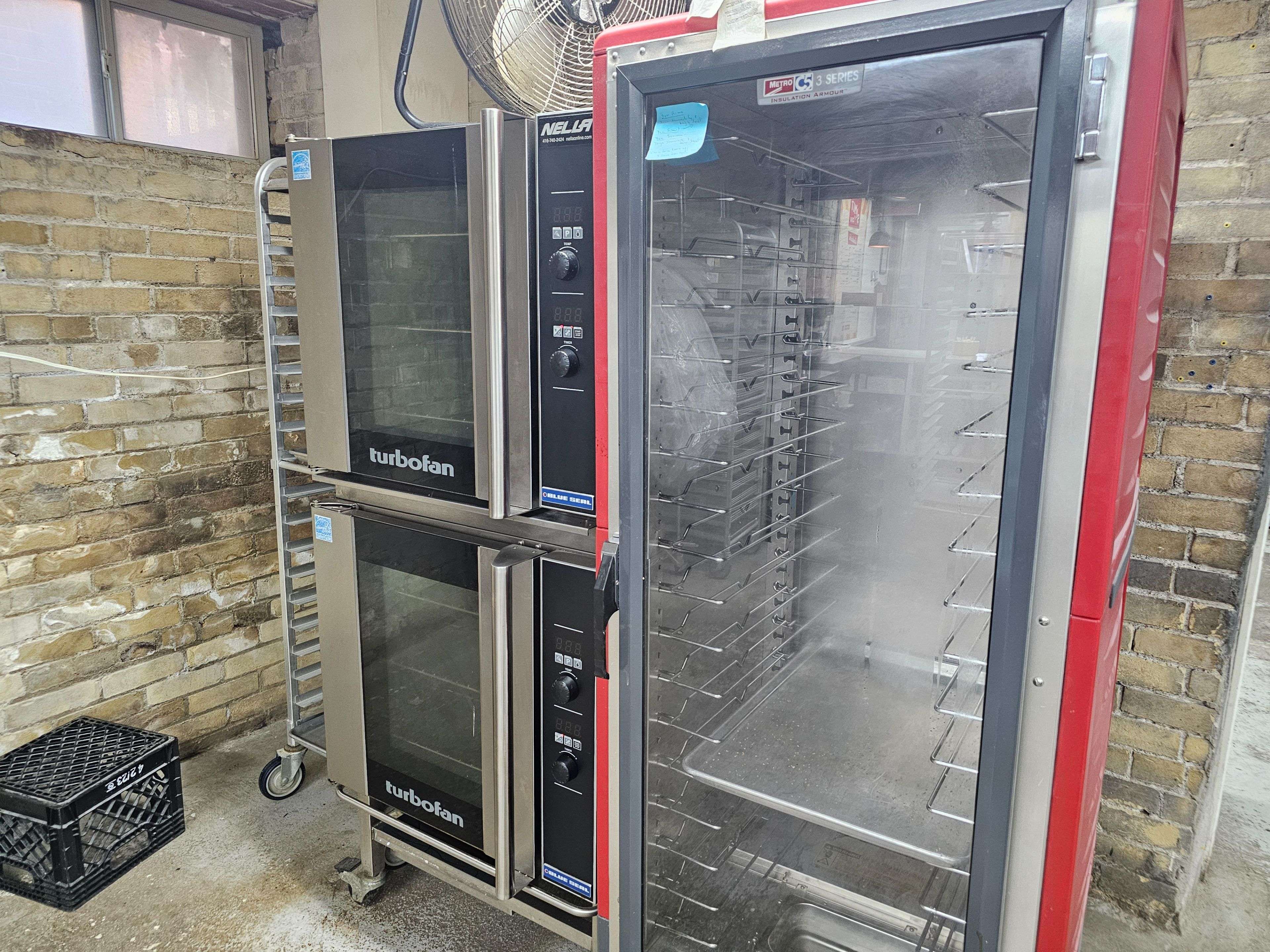 Toronto E01, ON M4M 1K8,1114 Queen ST E