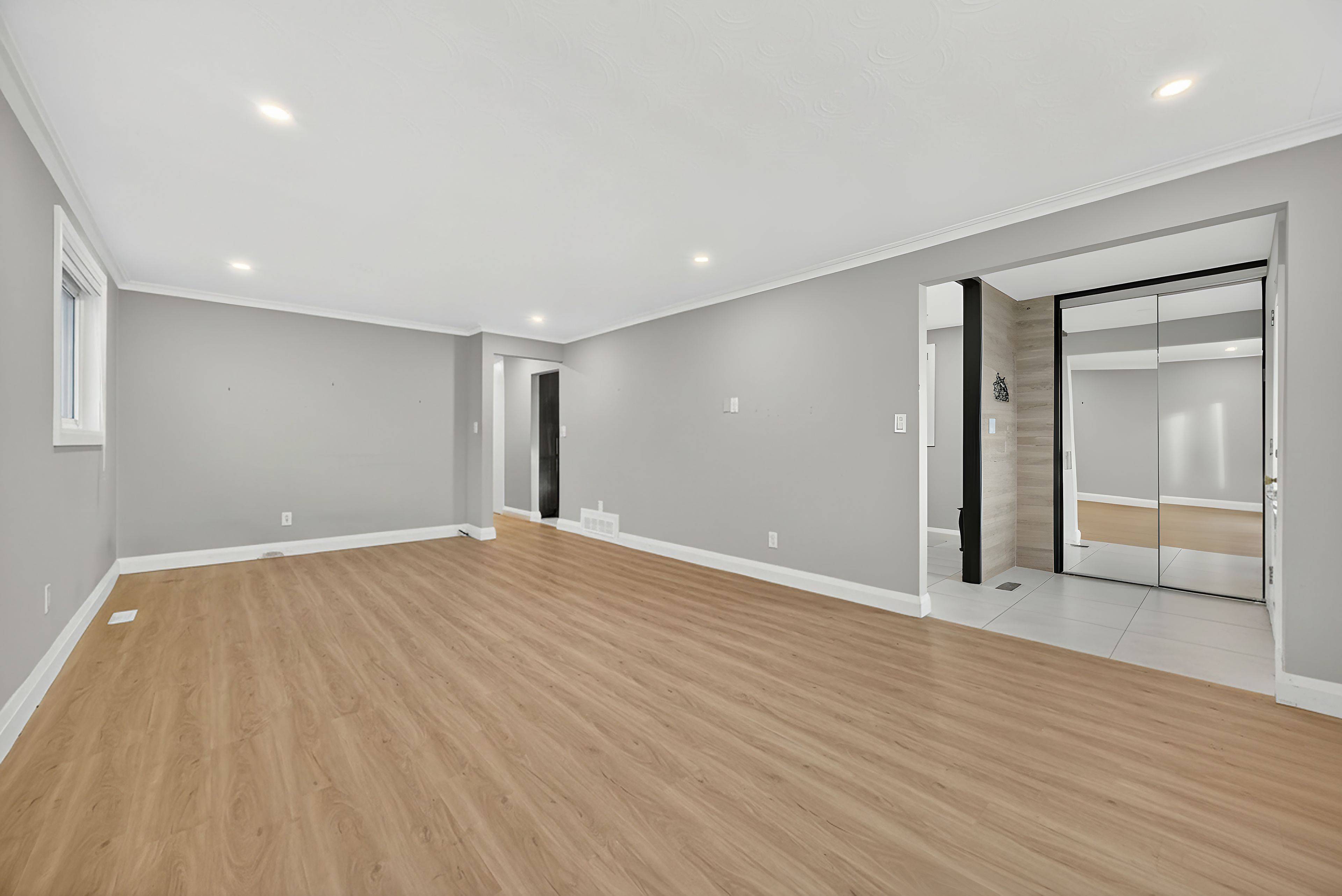 Newmarket, ON L3Y 3A8,764 Botany Hill CRES