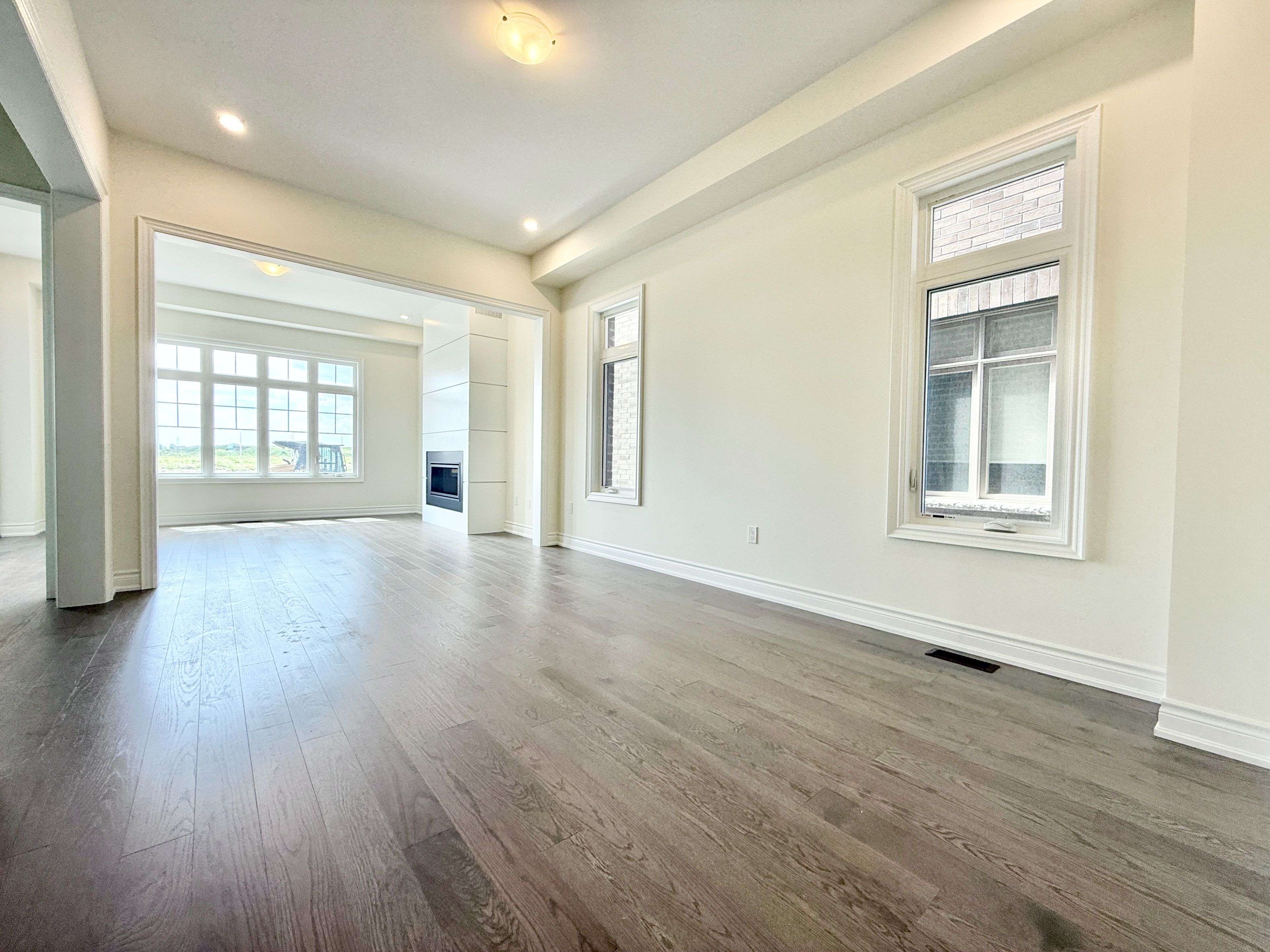 Markham, ON L6C 3N3,186 Leslie Richards ST