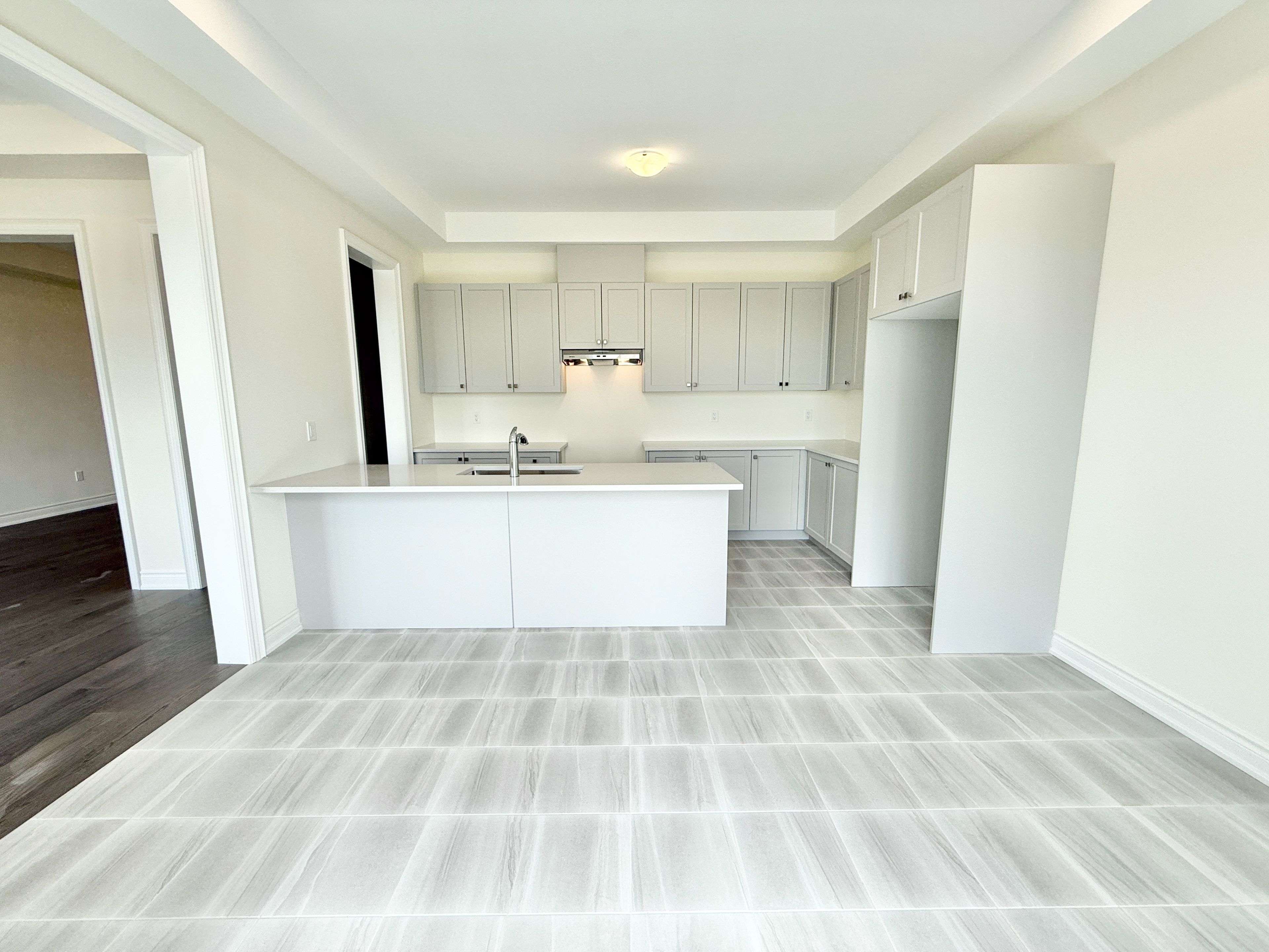 Markham, ON L6C 3N3,186 Leslie Richards ST