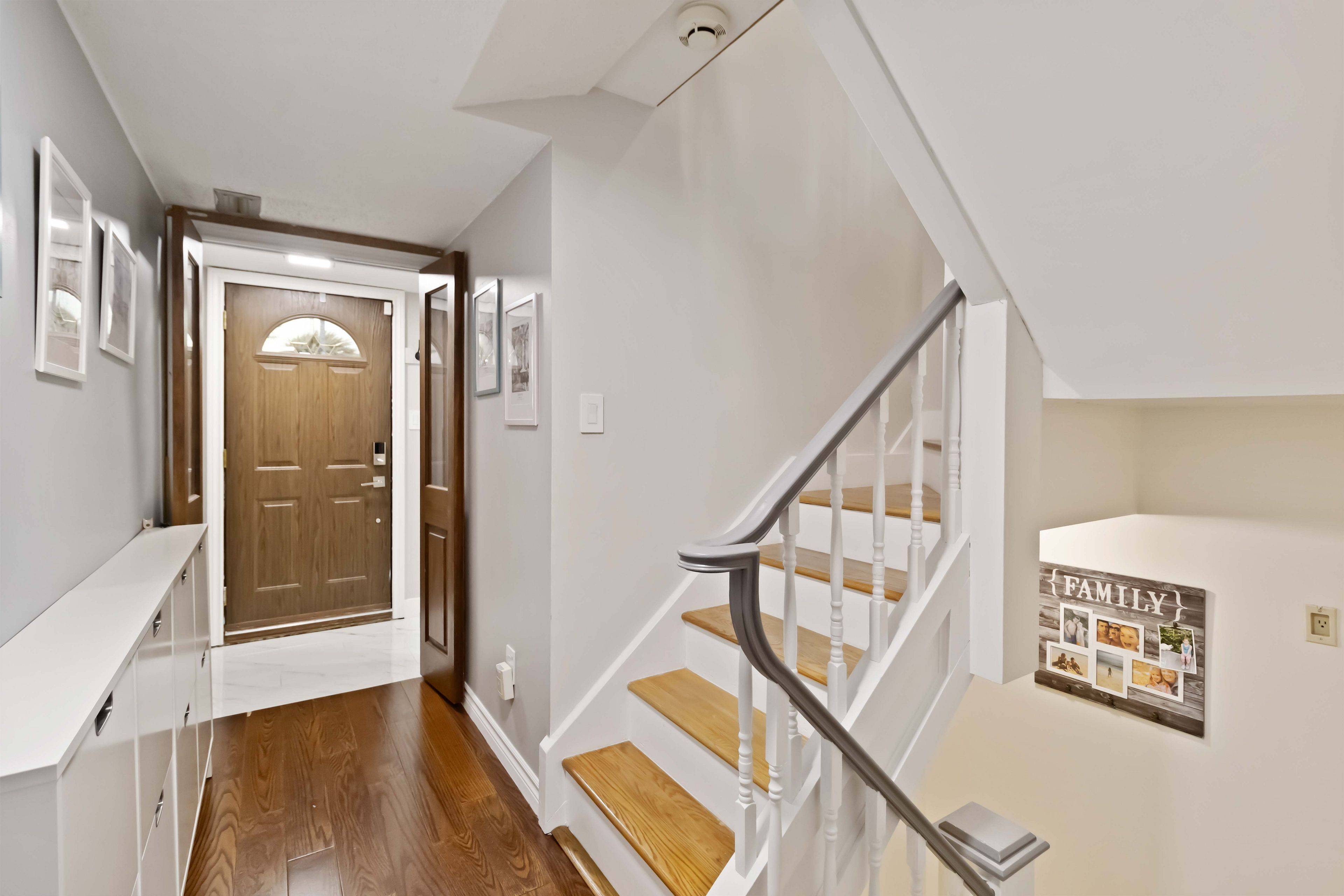 Mississauga, ON L5A 3T1,1330 Mississauga Valley BLVD #34