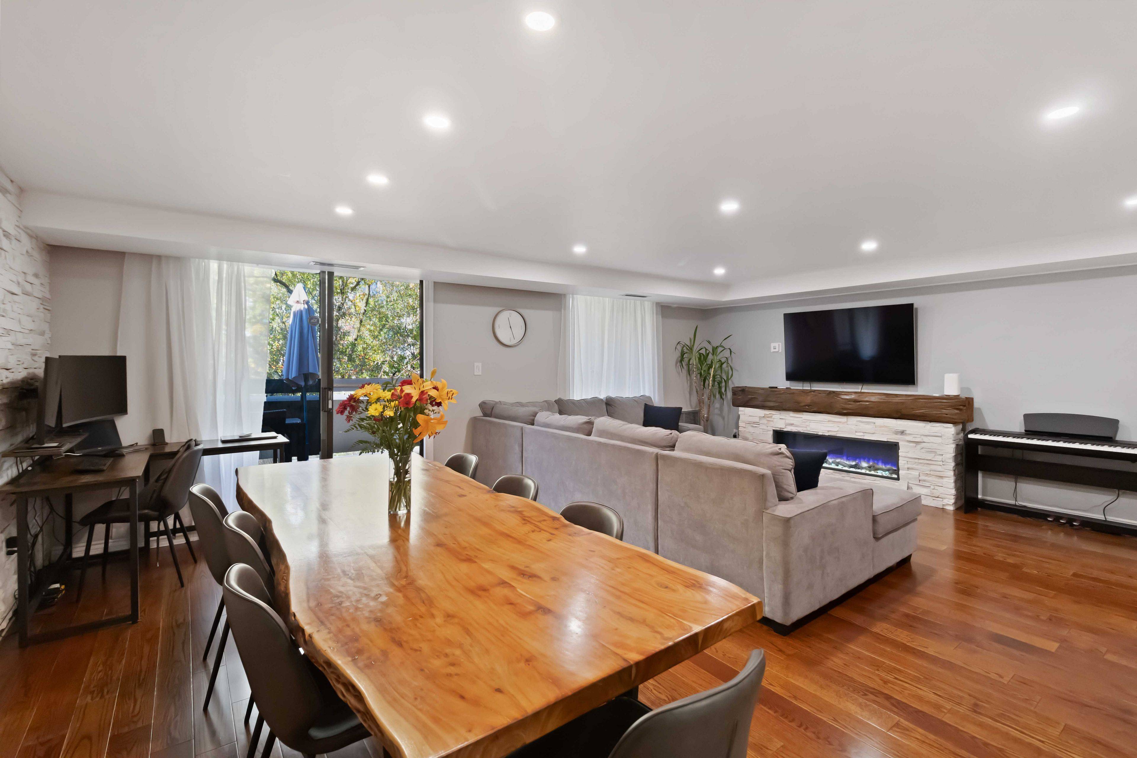 Mississauga, ON L5A 3T1,1330 Mississauga Valley BLVD #34