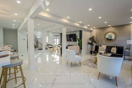 Mississauga, ON L5N 6T6,6839 Gracefield DR