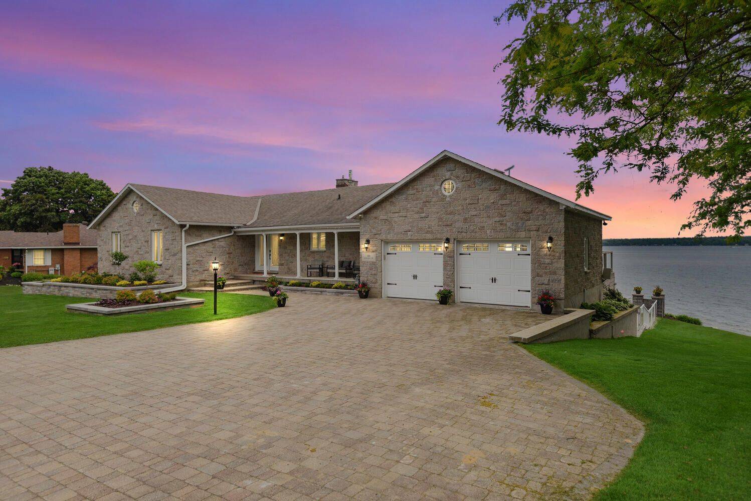 Augusta, ON K6V 5T1,1111 Burnside DR