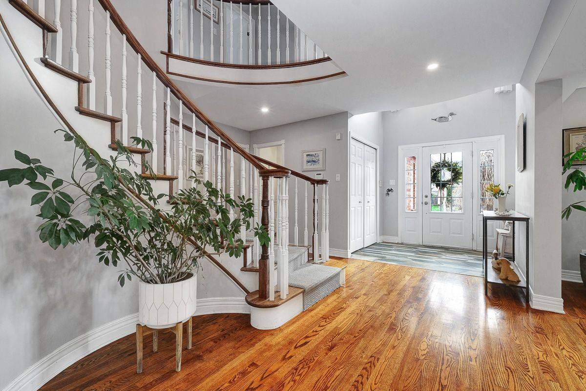 Orleans - Convent Glen And Area, ON K1C 7E9,6164 Ravine WAY