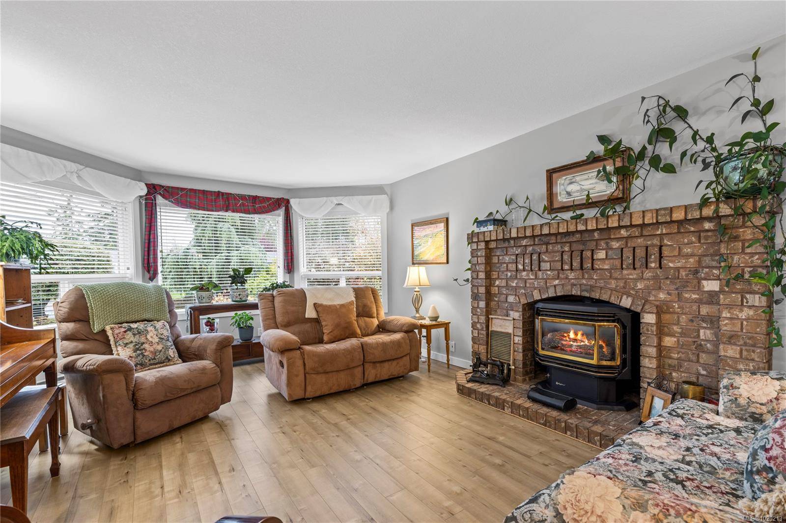 Parksville, BC V9P 1E3,779 Daffodil Dr