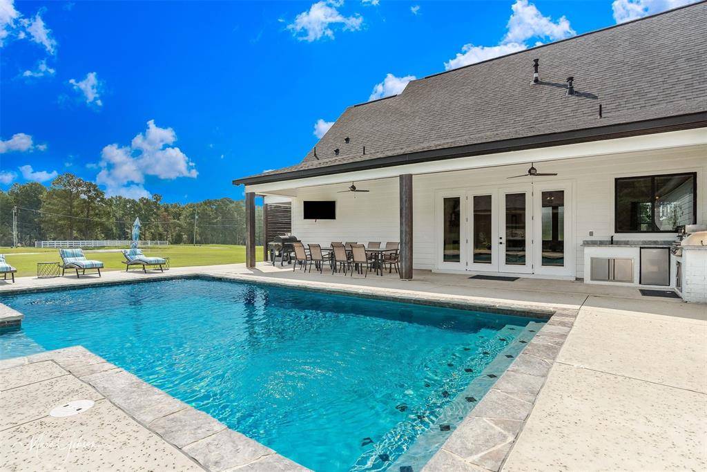 Stonewall, LA 71078,539 Bishop Pvt Drive