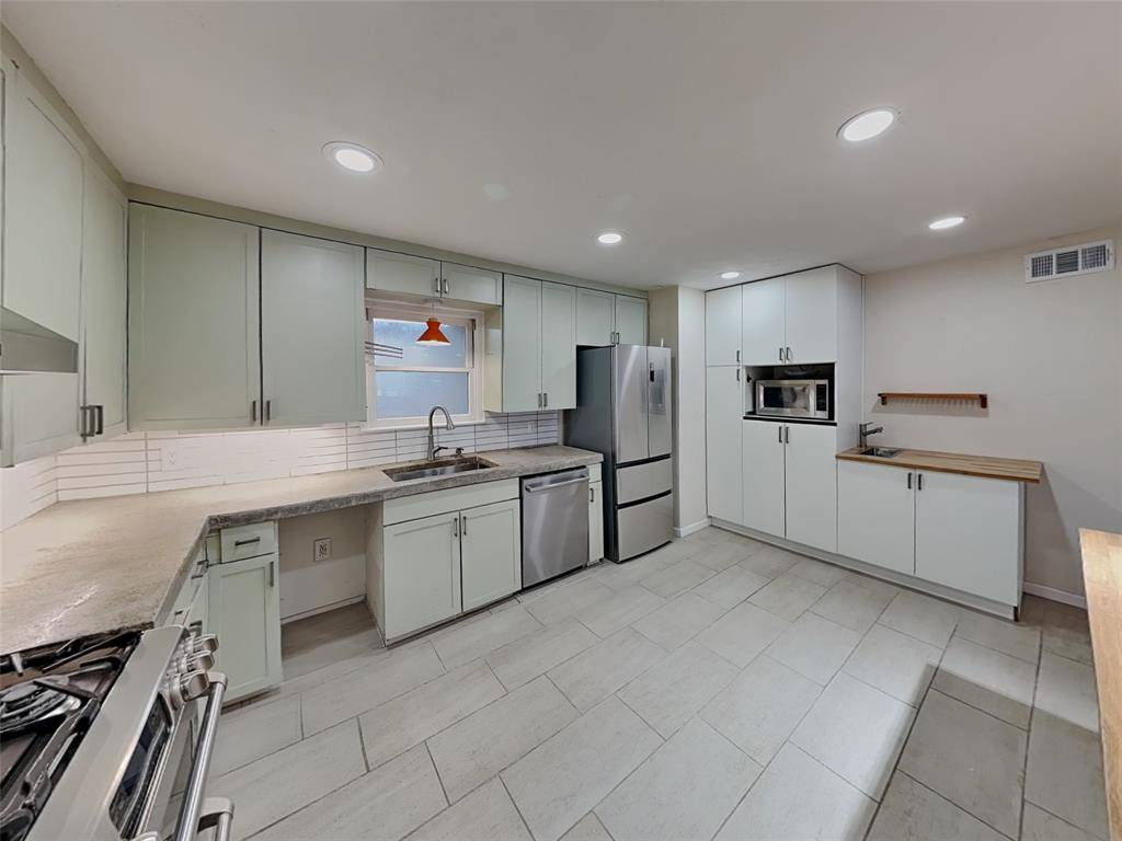 Fort Worth, TX 76116,3273 Lackland Road