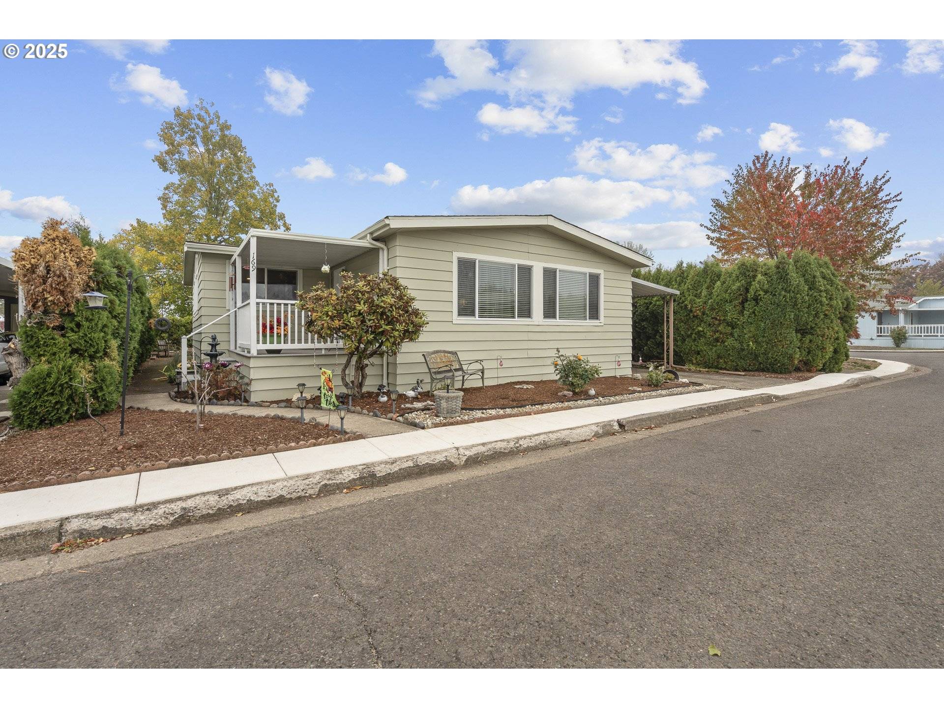 Eugene, OR 97402,1199 N TERRY ST #169