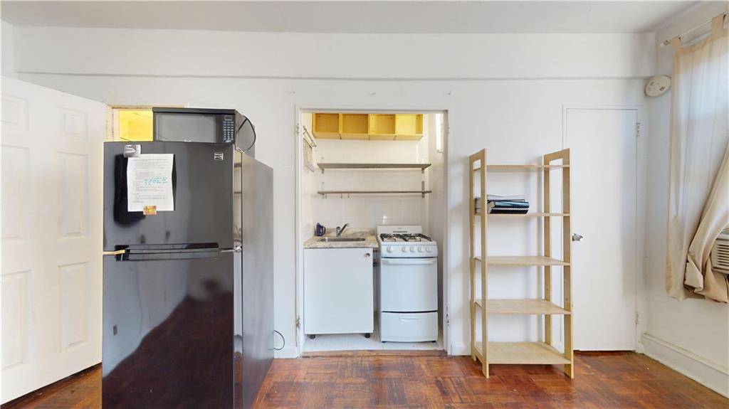 Queens, NY 11374,98-34 63rd DR #6GG