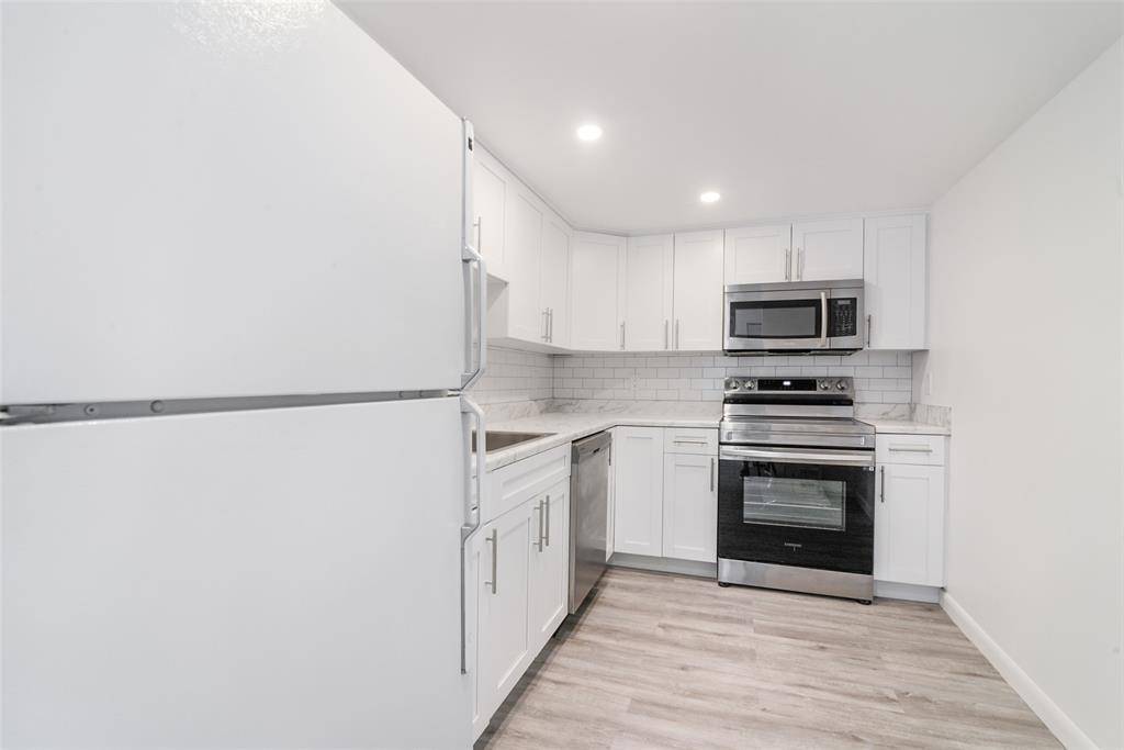 Pompano Beach, FL 33062,101 BRINY AV #1410