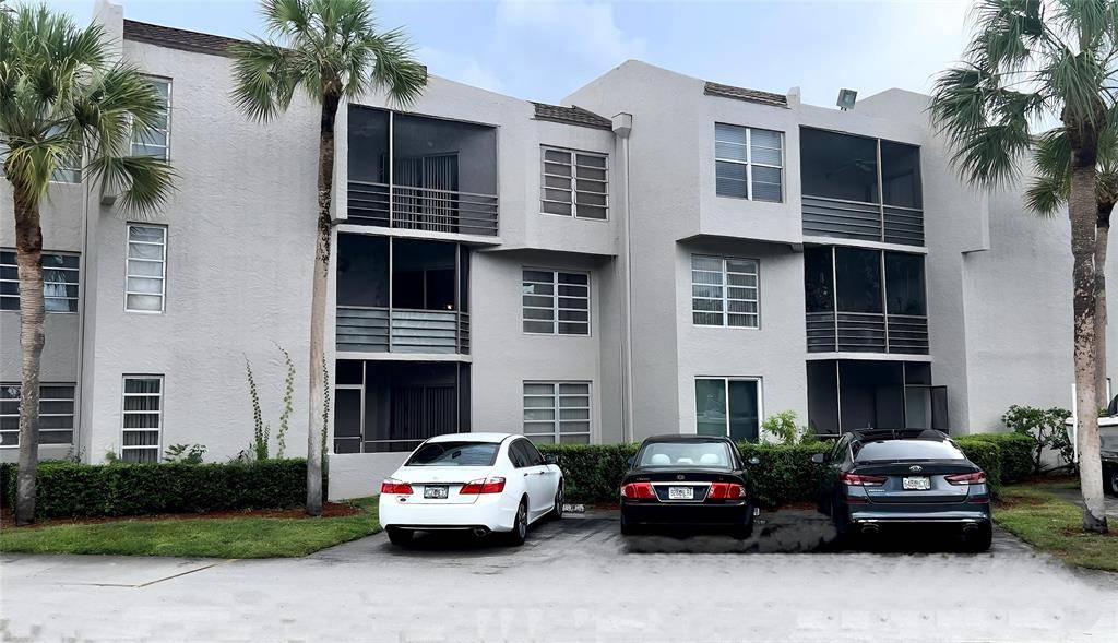 Coral Springs, FL 33065,3100 Riverside Dr #307