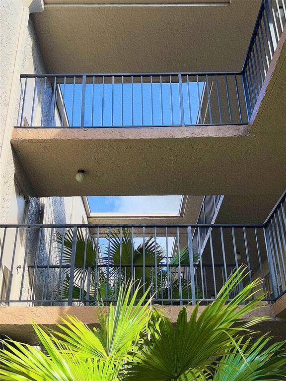 Coral Springs, FL 33065,3100 Riverside Dr #307