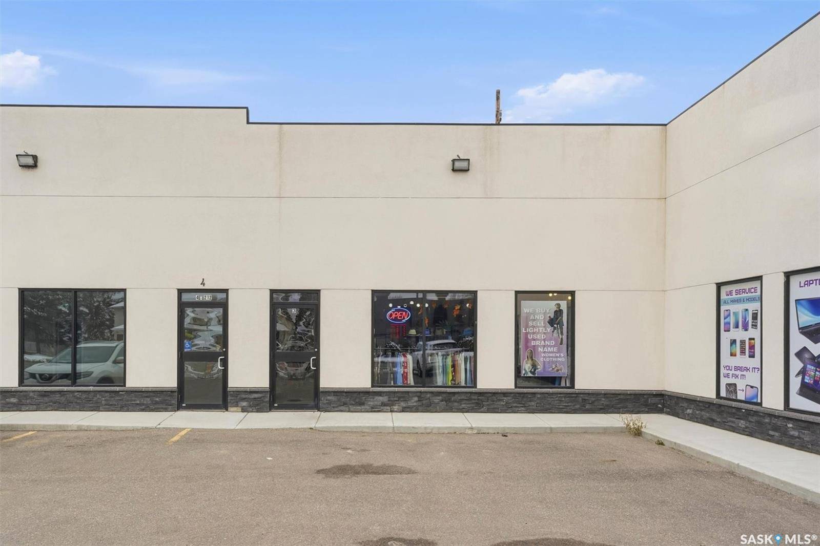 Warman, SK S0K 0A1,212 Central STREET W #2