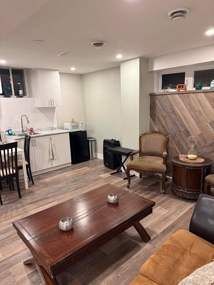 Mississauga, ON L5M 0N2,5532 Ethan DR #Bsmt