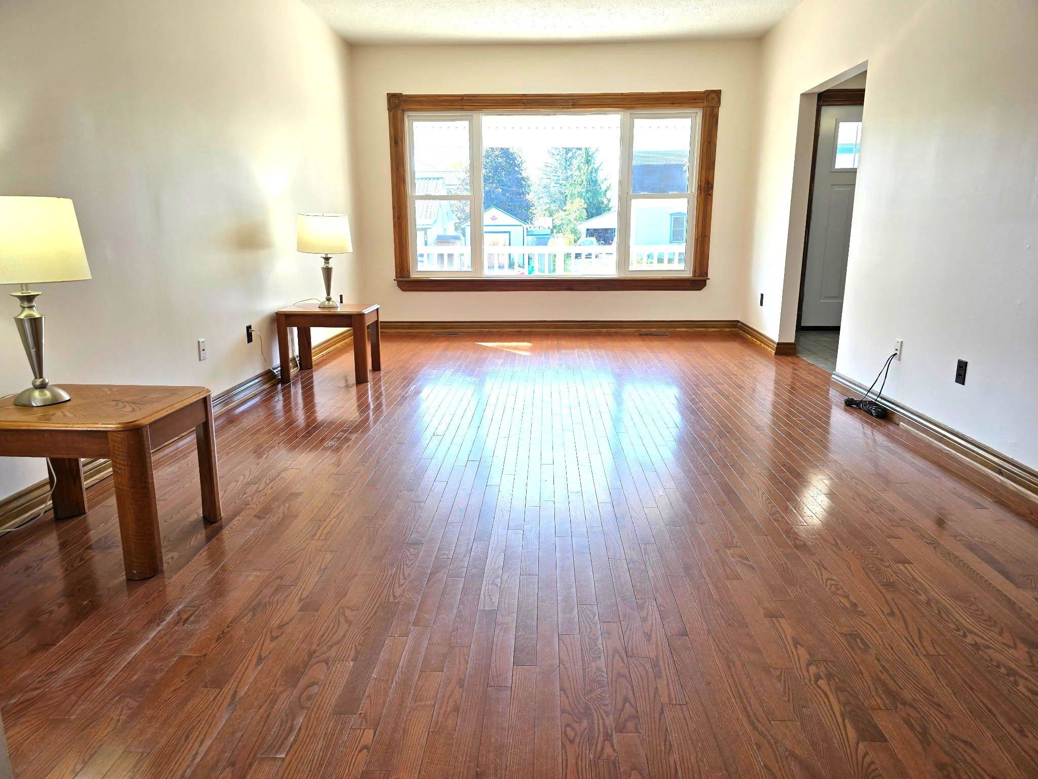 Aylmer, ON N5H 1N3,45 Pine ST E