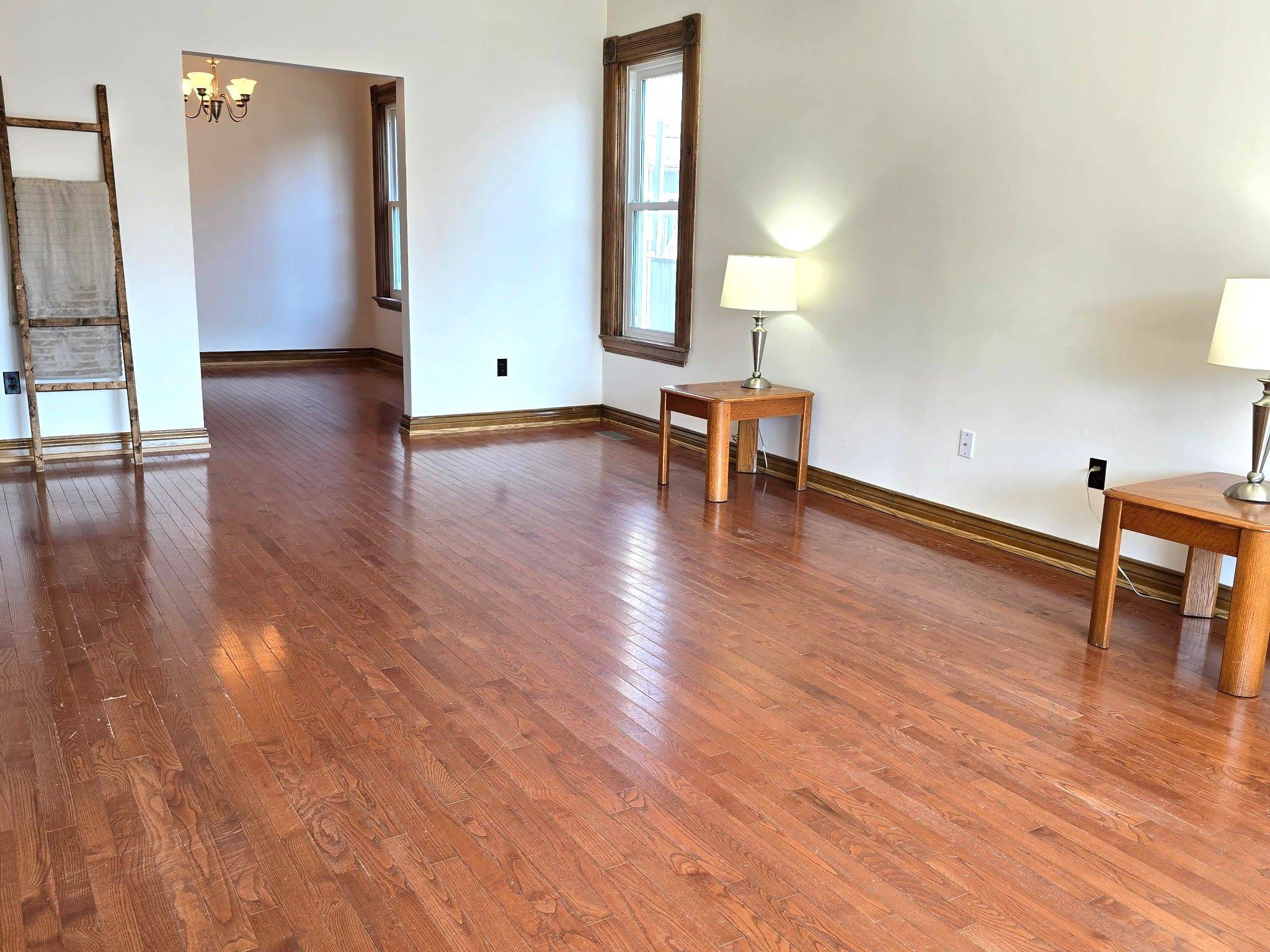 Aylmer, ON N5H 1N3,45 Pine ST E