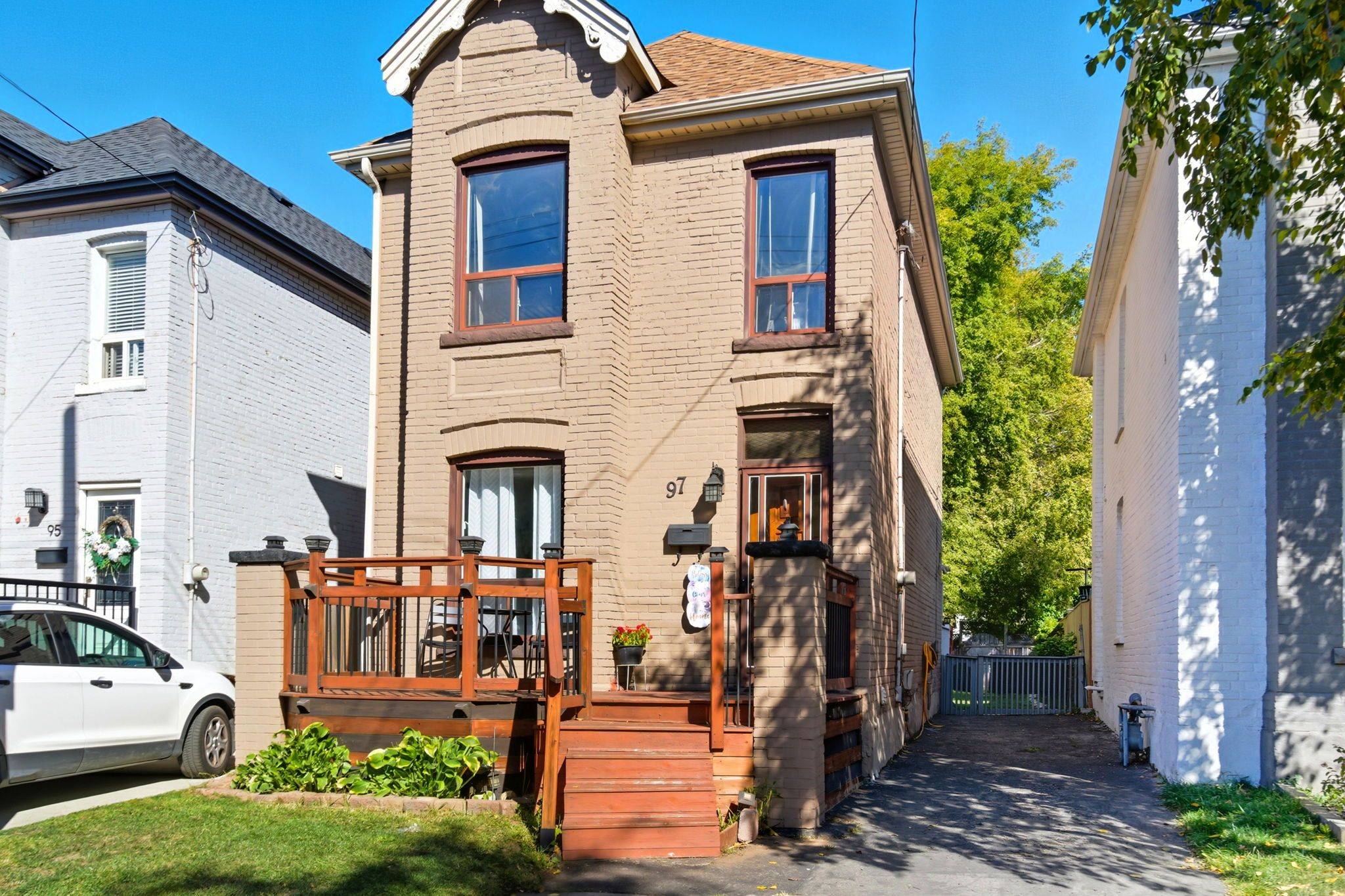 Hamilton, ON L8L 3V4,97 FRANCIS ST